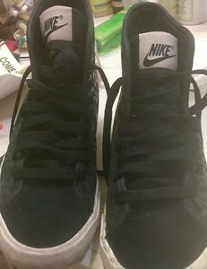 Nike PRIMO COURT MID PREM Shoes